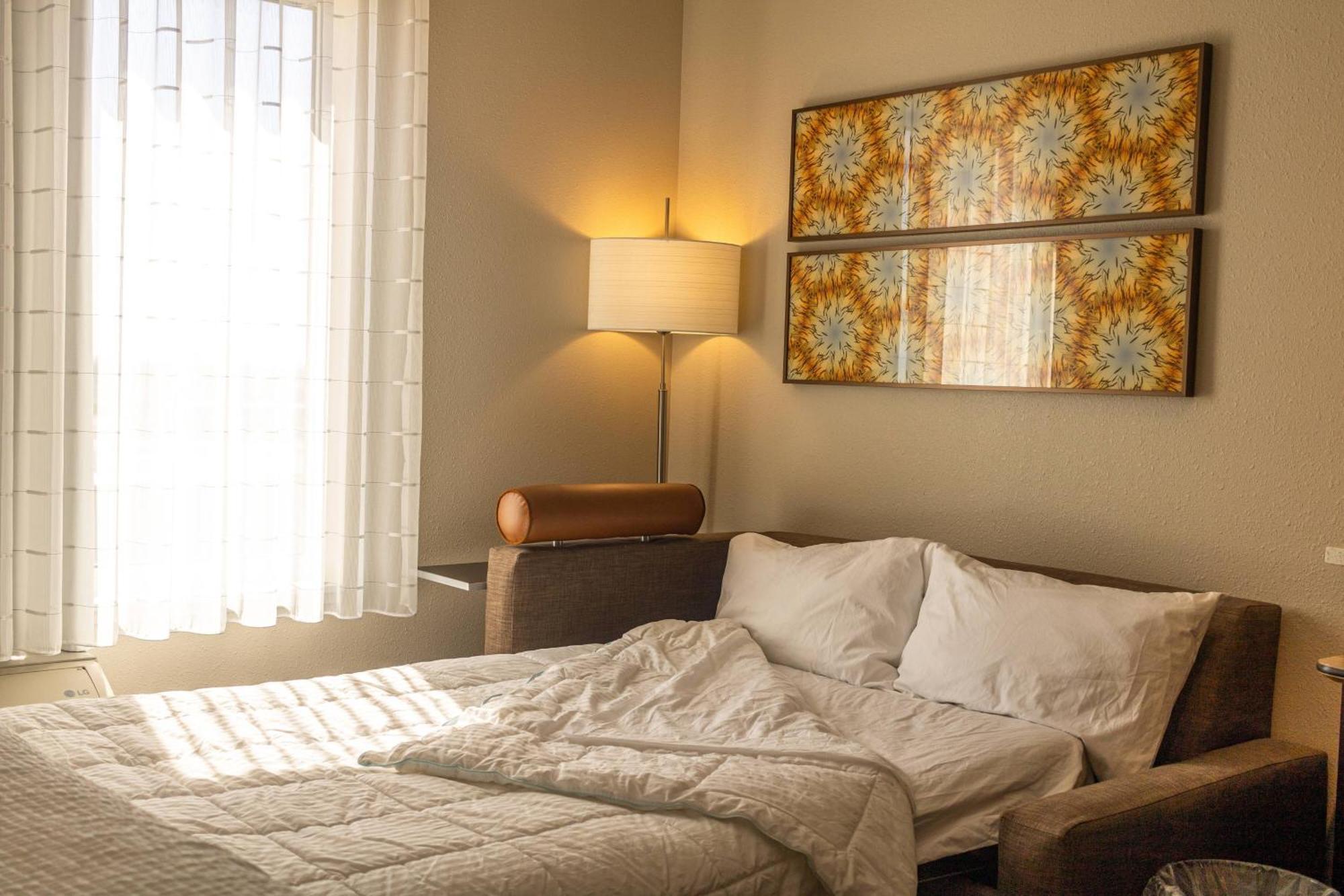 Towneplace Suites By Marriott Hays Kültér fotó
