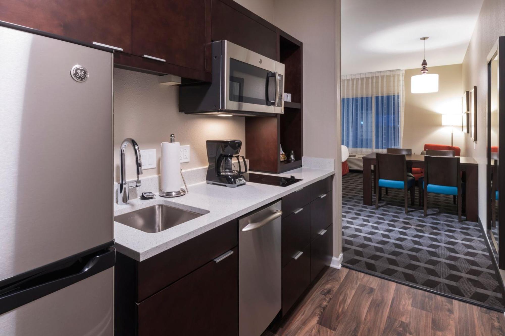 Towneplace Suites By Marriott Hays Kültér fotó