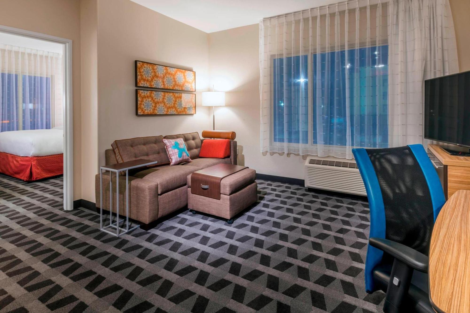 Towneplace Suites By Marriott Hays Kültér fotó