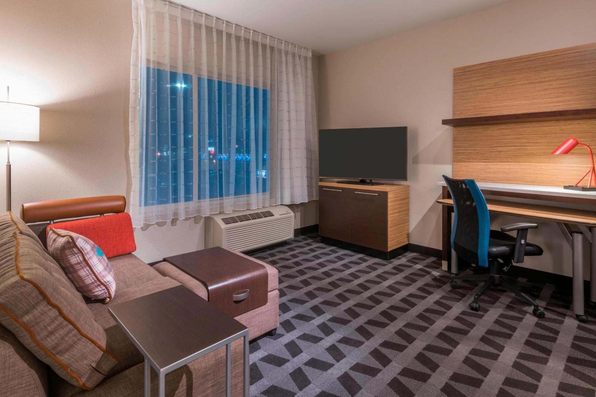 Towneplace Suites By Marriott Hays Kültér fotó