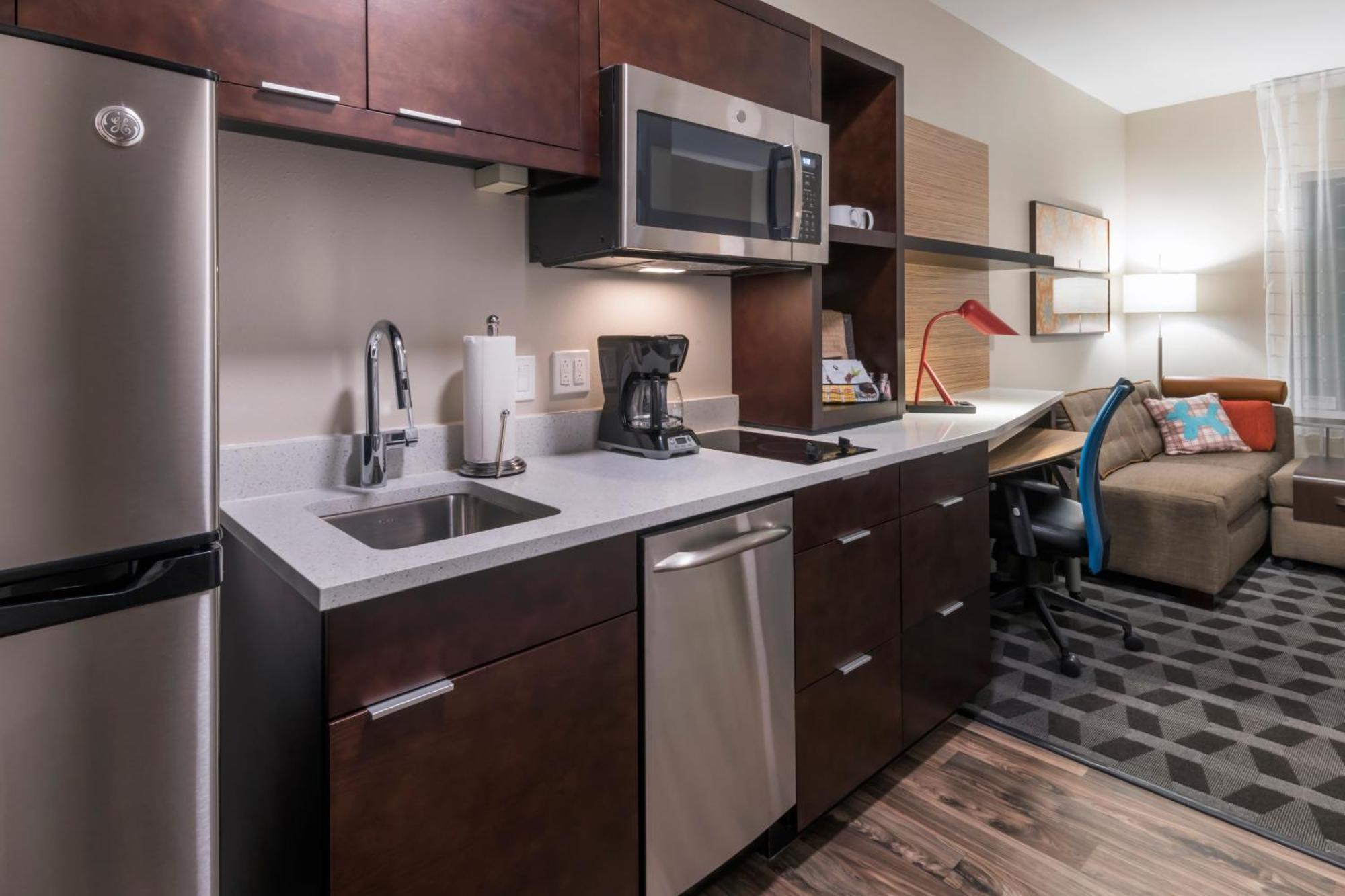Towneplace Suites By Marriott Hays Kültér fotó