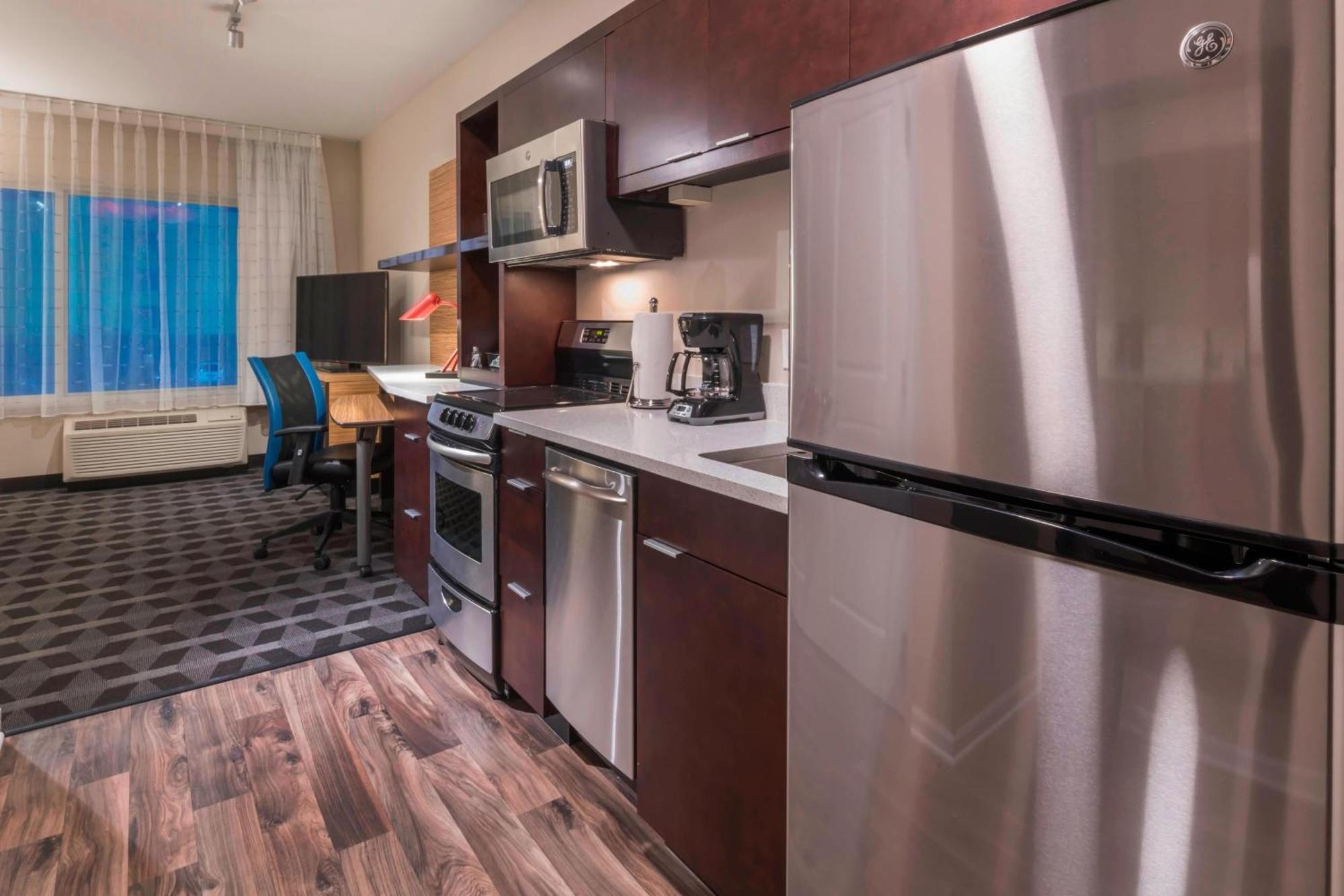 Towneplace Suites By Marriott Hays Kültér fotó