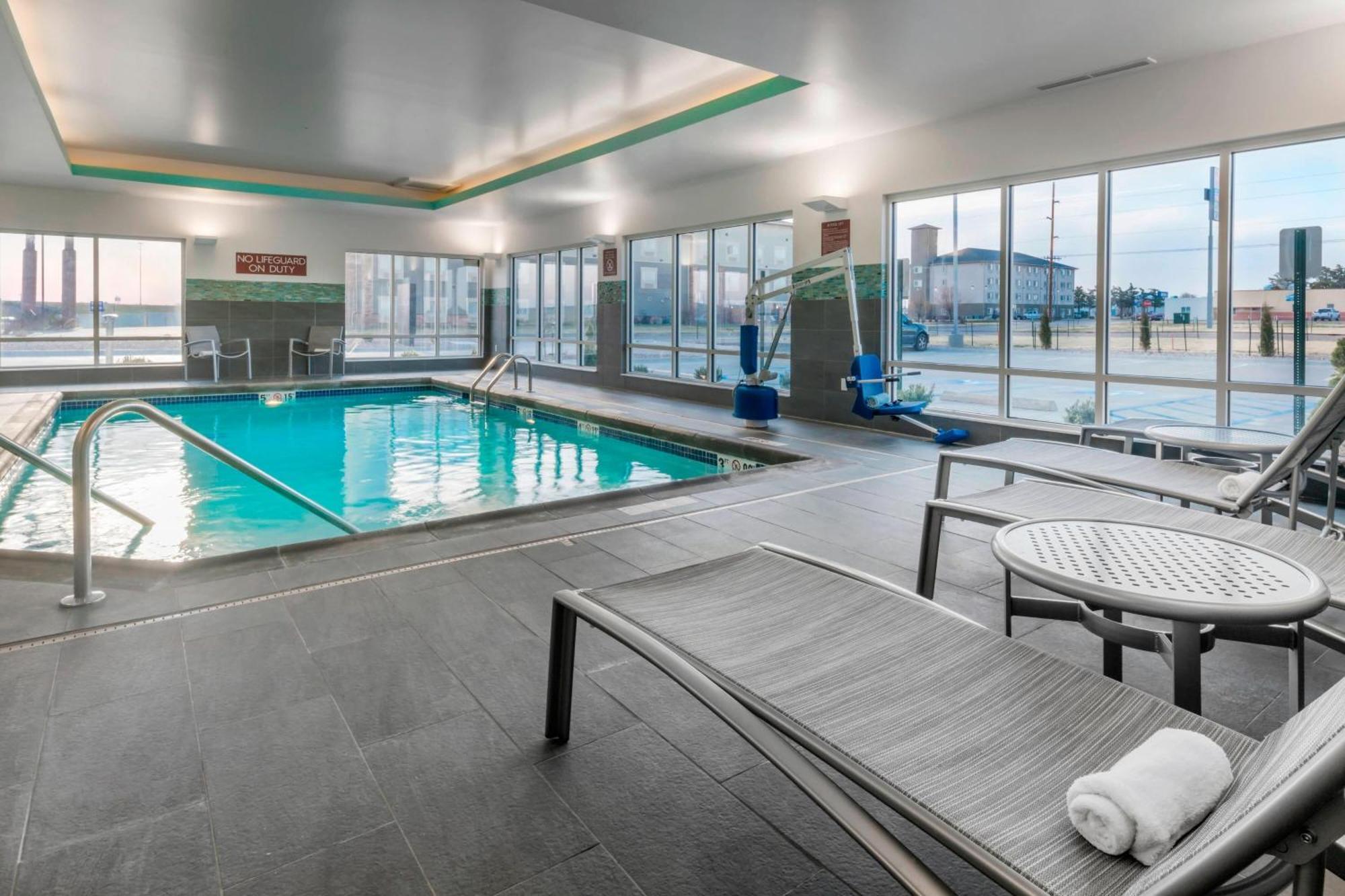 Towneplace Suites By Marriott Hays Kültér fotó