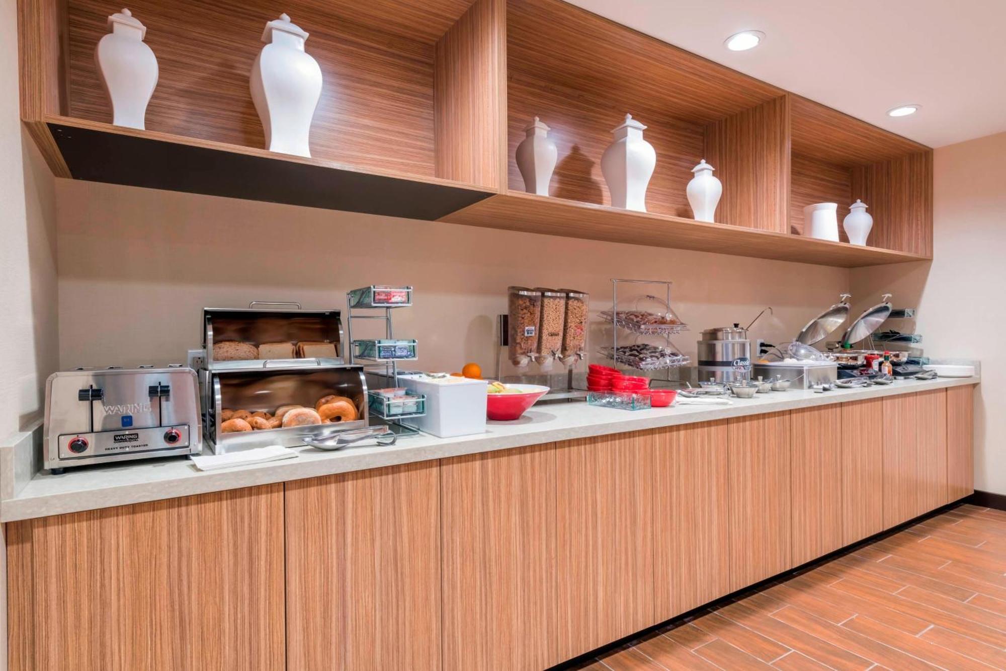 Towneplace Suites By Marriott Hays Kültér fotó