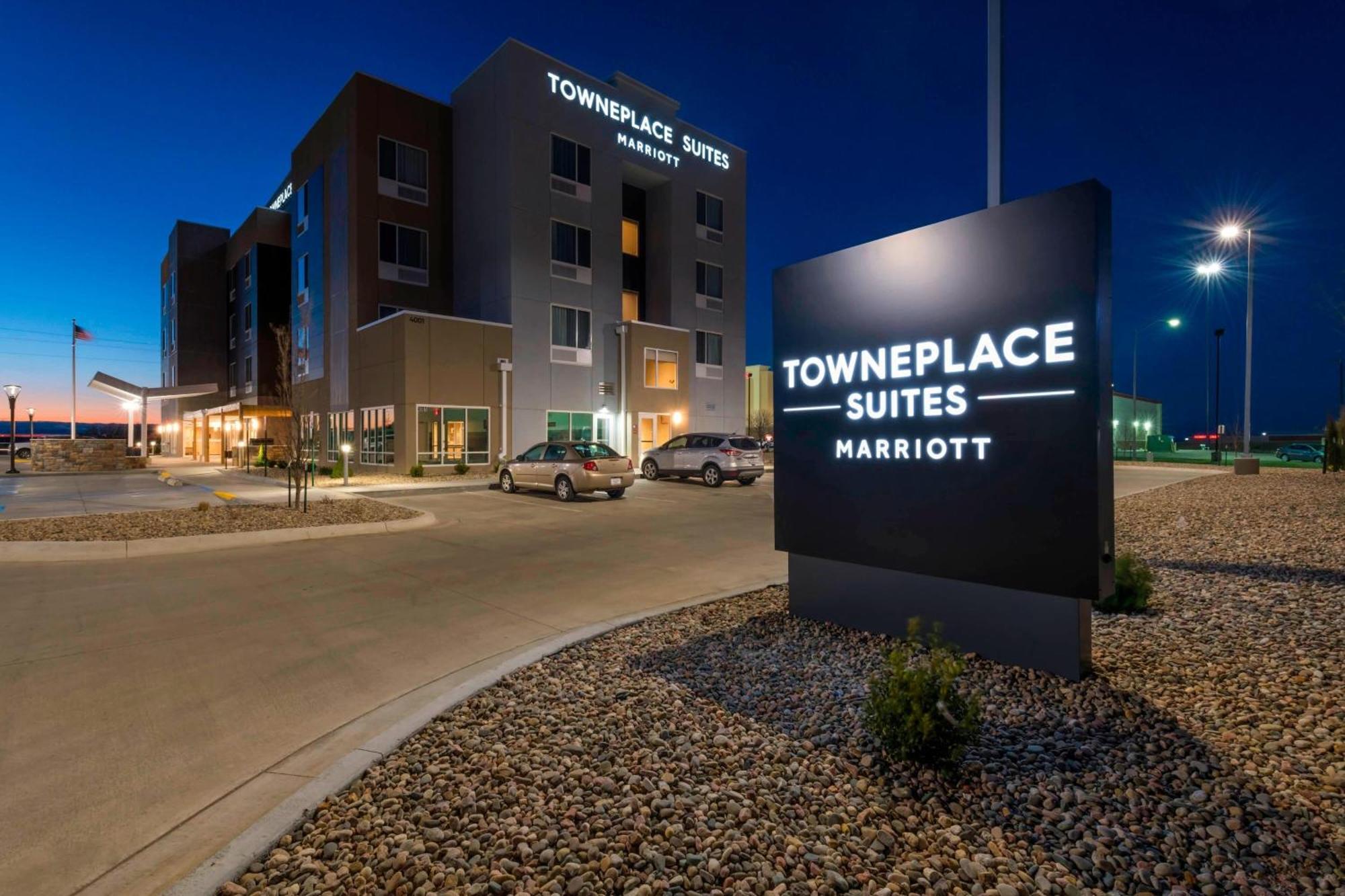 Towneplace Suites By Marriott Hays Kültér fotó